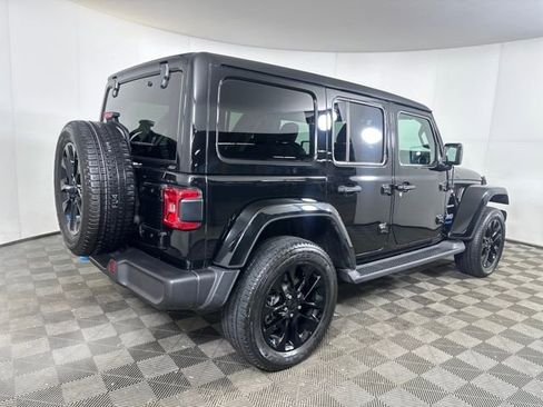 Used 2022 Jeep Wrangler Unlimited Sahara w/ Cold Weather Group image 3