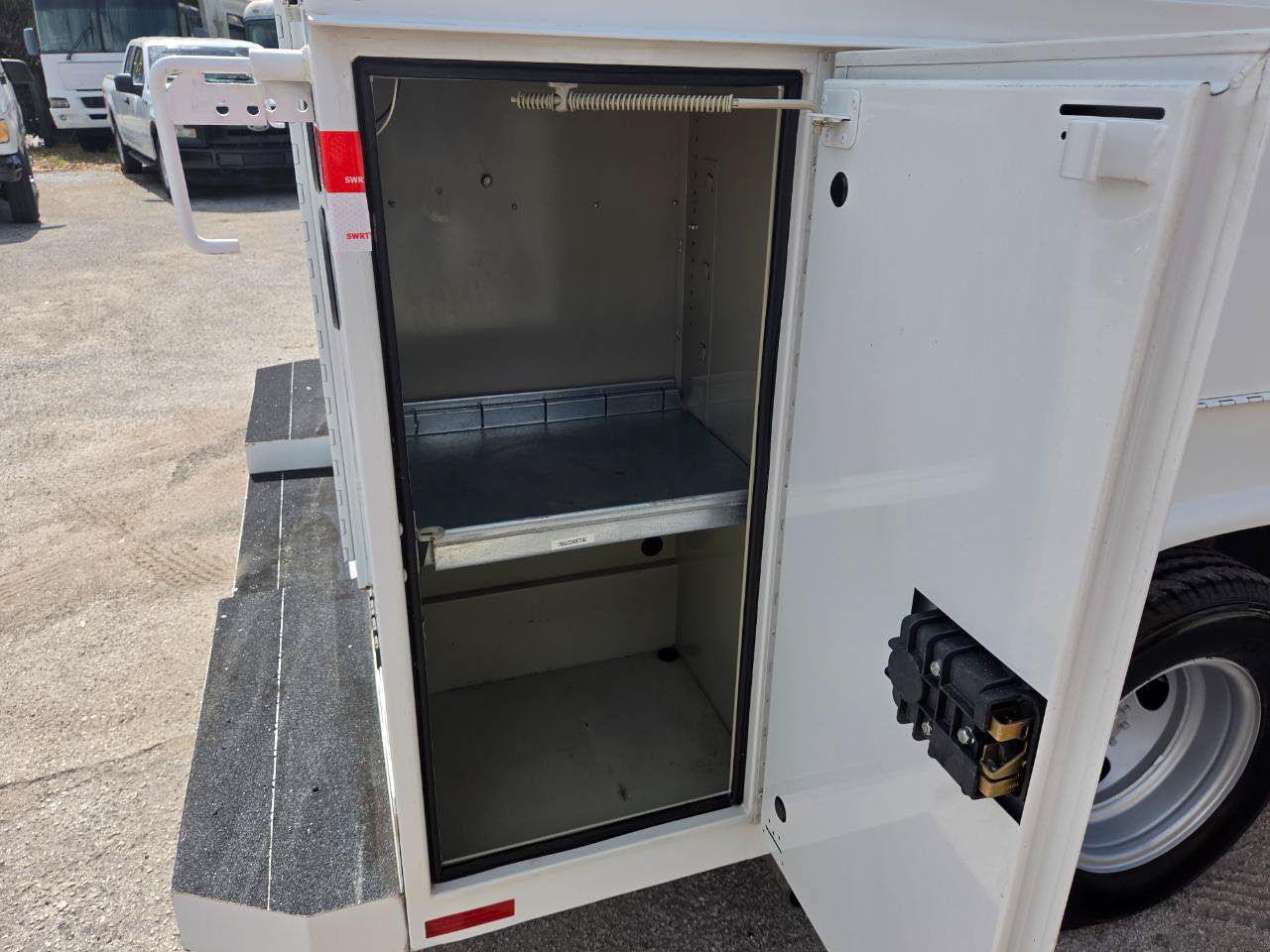 Used 2011 Ford E-350 and Econoline 350 Super Duty w/ PWR Locks & Windows Group RWD image 28