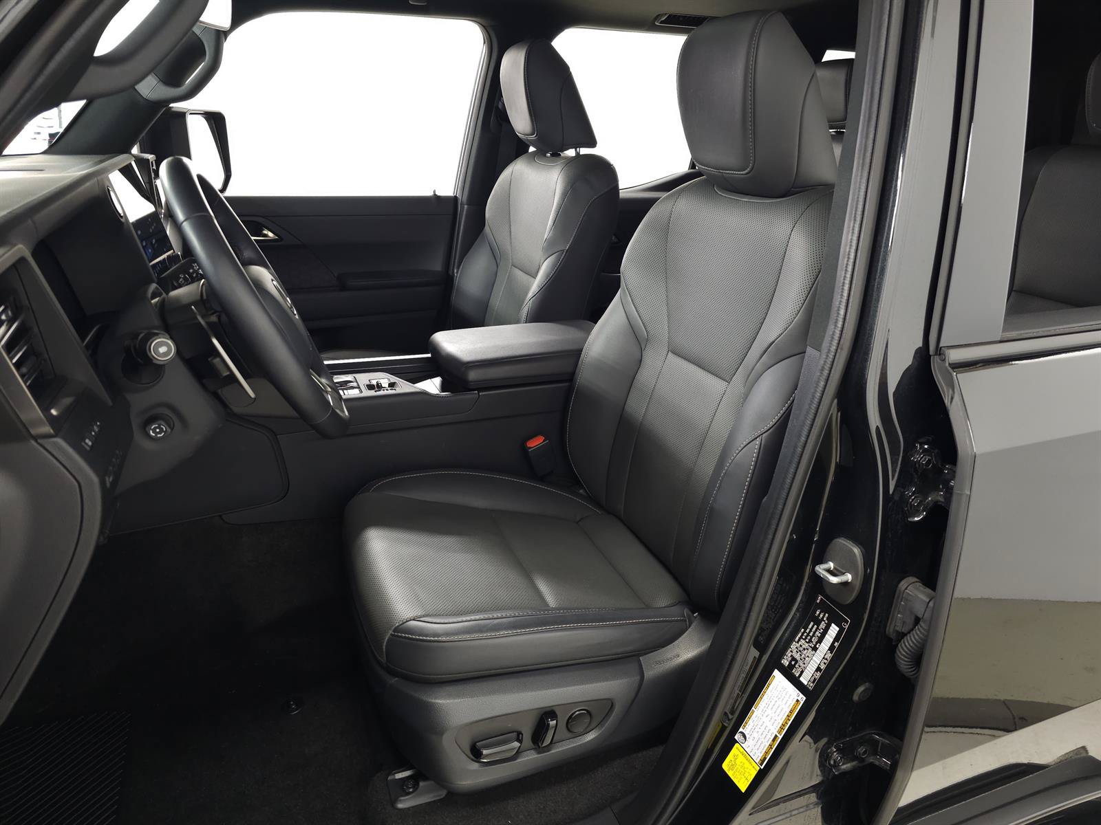 Used 2024 Lexus GX 550 w/ Accessory Package (Z1) AWD/4WD image 16