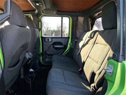 Used 2018 Jeep Wrangler Unlimited Sport S image 12