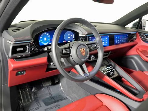 Certified 2025 Porsche Macan 4 Electric w/ Premium Package AWD/4WD image 4