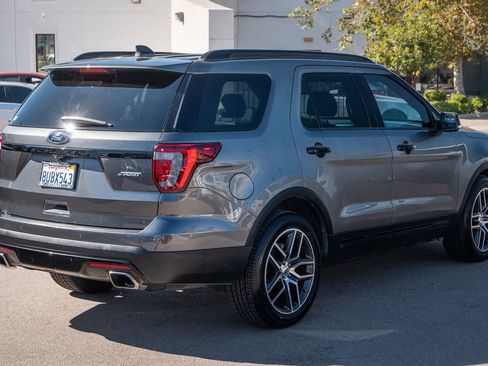 Used 2017 Ford Explorer Sport w/ Equipment Group 401A image 5