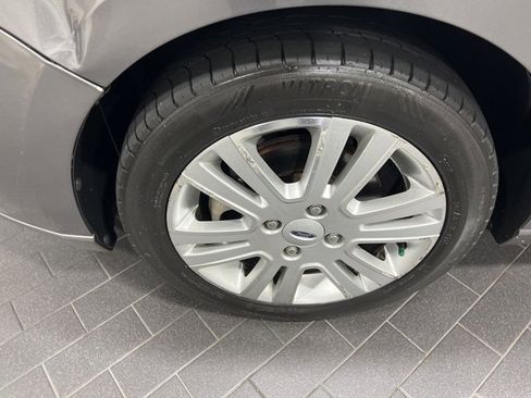 Used 2009 Ford Focus SEL image 10