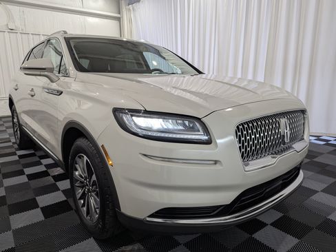 Used 2023 Lincoln Nautilus AWD w/ Premium Package image 5