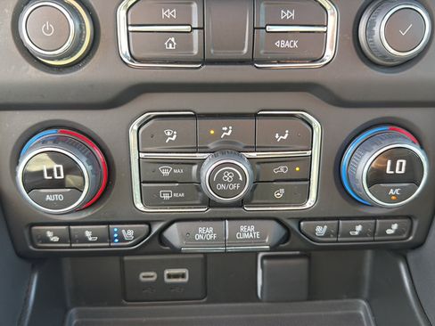 Used 2023 Chevrolet Tahoe High Country w/ Advanced Technology Package AWD/4WD image 13