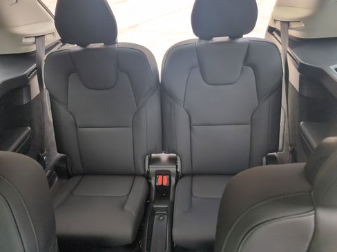 Used 2025 Volvo XC90 B6 Plus image 31