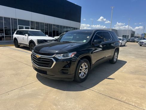 Used 2019 Chevrolet Traverse LS image 3