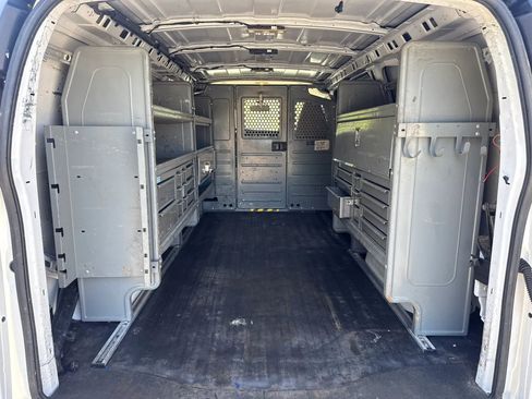 Used 2018 Chevrolet Express 2500 w/ Driver Convenience Package image 16