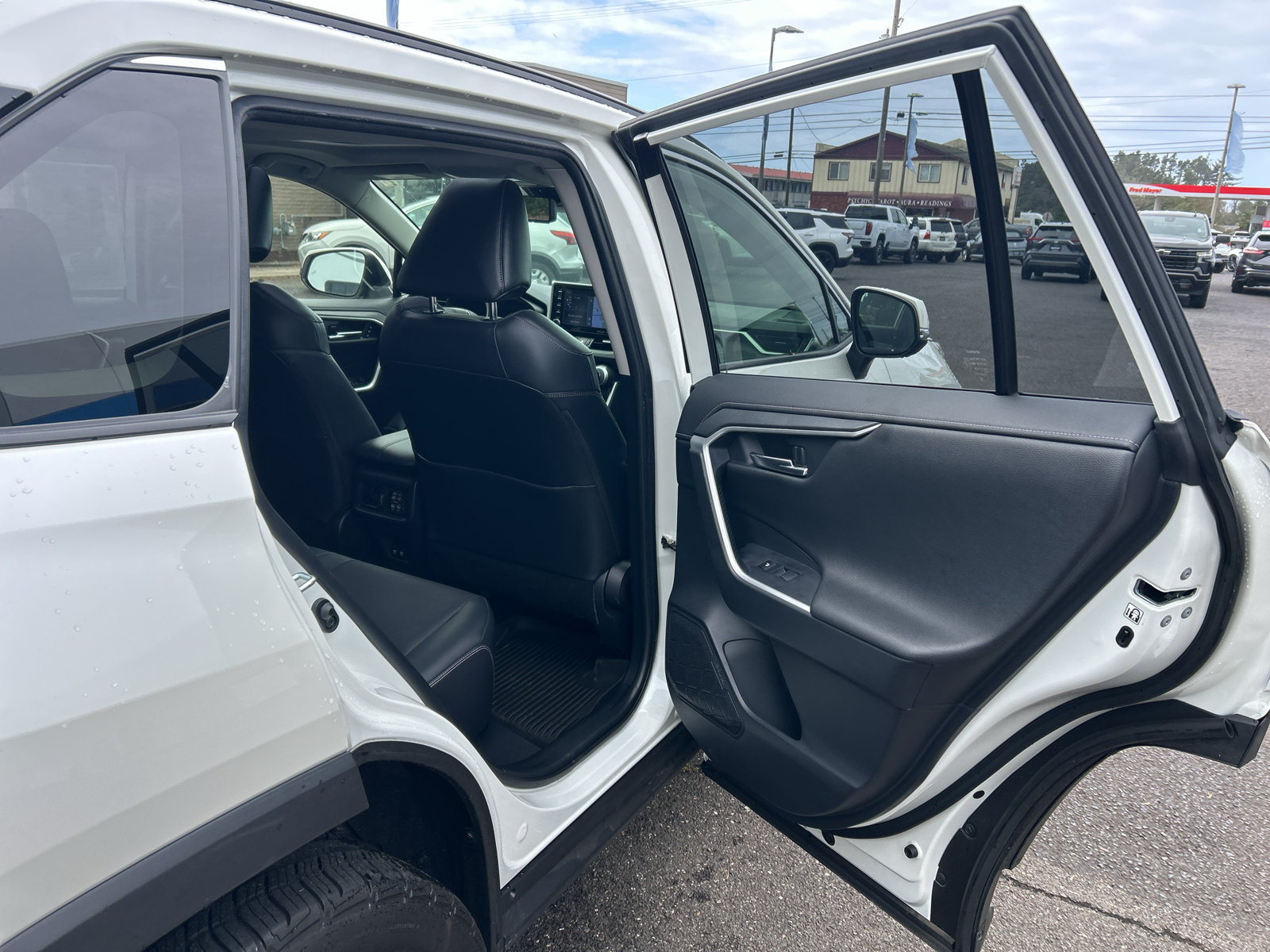 Used 2019 Toyota RAV4 Limited w/ Cold Weather Package AWD/4WD image 26
