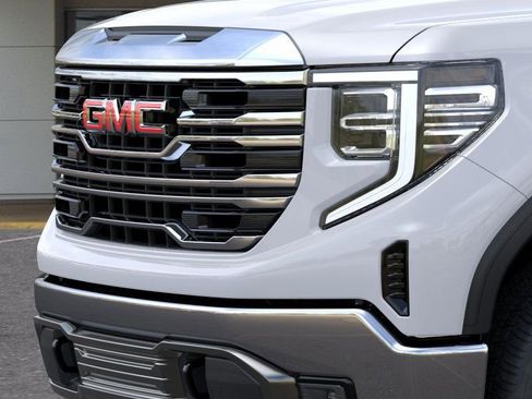 New 2026 GMC Sierra 1500 SLT image 13