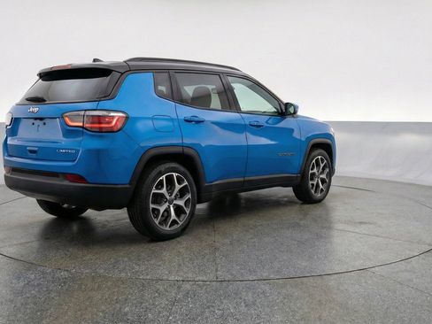 Used 2025 Jeep Compass Limited AWD/4WD image 9
