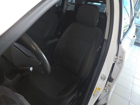 Used 2022 GMC Terrain SLE w/ Driver Convenience Package FWD image 11