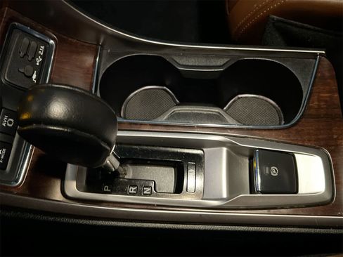 Used 2019 Subaru Ascent Touring image 32