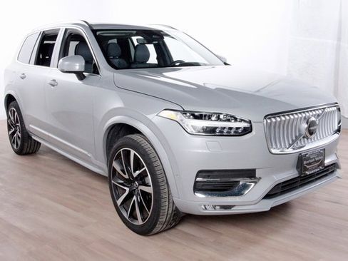 Certified 2024 Volvo XC90 B5 Plus image 3