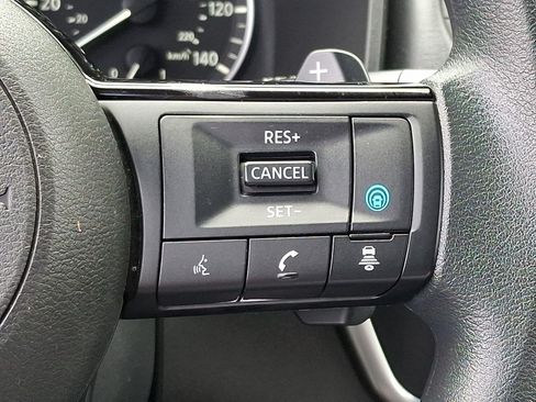 Used 2023 Nissan Rogue SV AWD/4WD image 22
