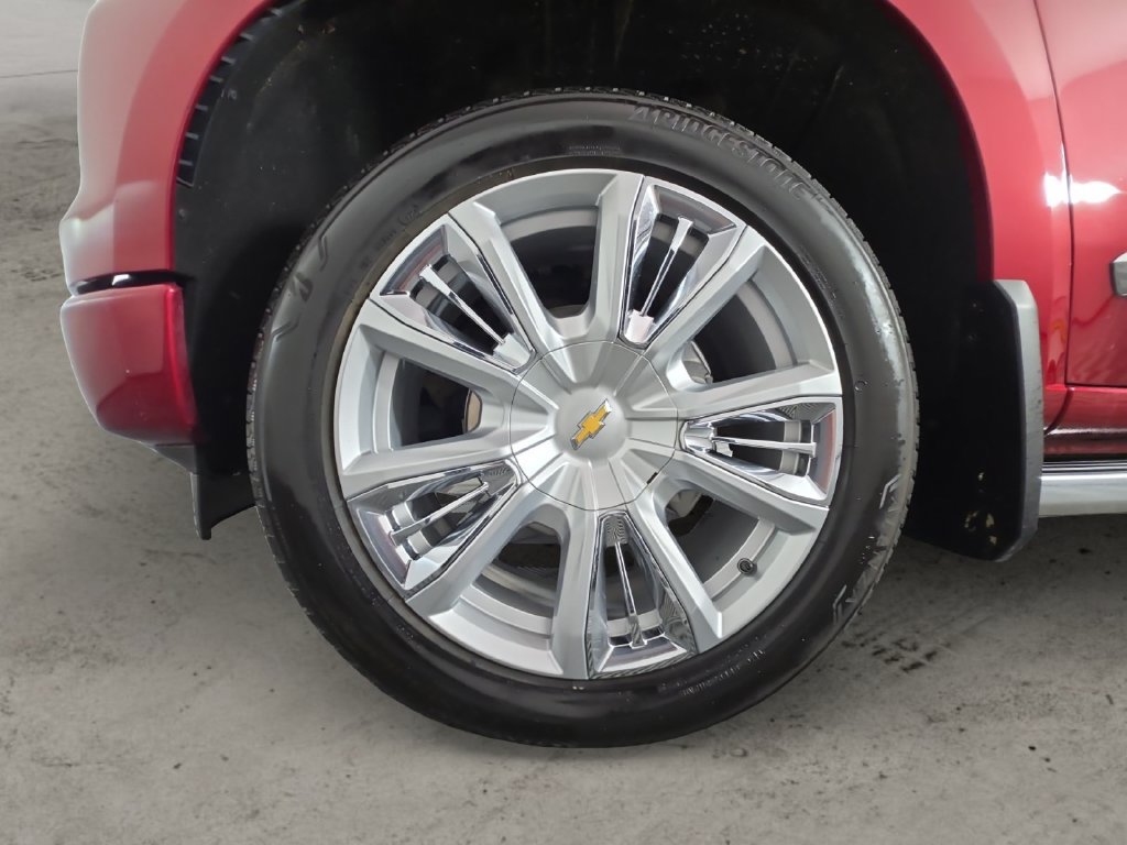 Certified 2024 Chevrolet Silverado 1500 High Country w/ High Country Premium Package AWD/4WD image 9