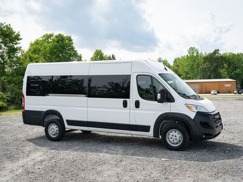 Used 2023 RAM ProMaster 3500 w/ Driver Convenience Group FWD image 12