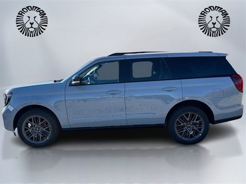 New 2025 Ford Expedition Platinum w/ Stealth Performance Package image 8