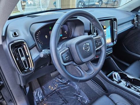 Used 2025 Volvo XC40 B5 Plus w/ Protection Package Premier AWD/4WD image 19