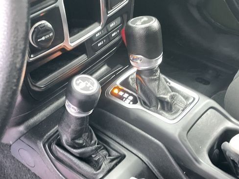 Used 2020 Jeep Wrangler Unlimited Sport image 19