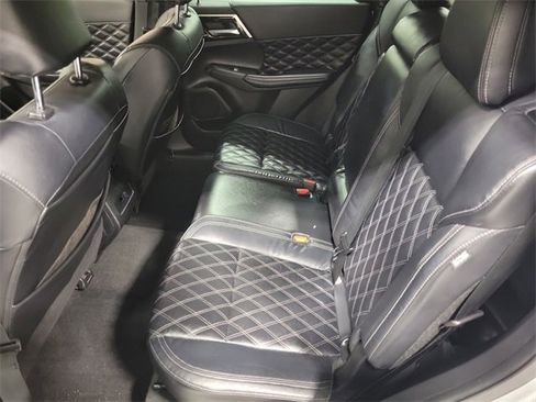 Used 2022 Mitsubishi Outlander SEL image 13