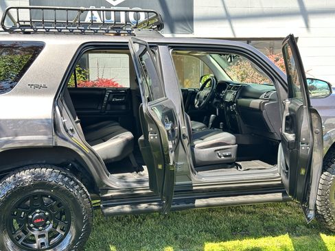 Used 2016 Toyota 4Runner Trail Premium AWD/4WD image 23
