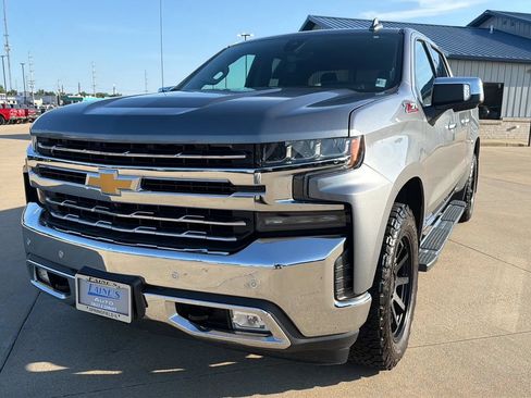 Used 2019 Chevrolet Silverado 1500 LTZ w/ LTZ Premium Package AWD/4WD image 4