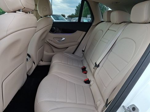 Used 2022 Mercedes-Benz GLC 300 4MATIC image 10
