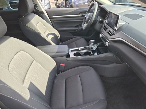 Used 2023 Nissan Altima 2.5 SV image 14