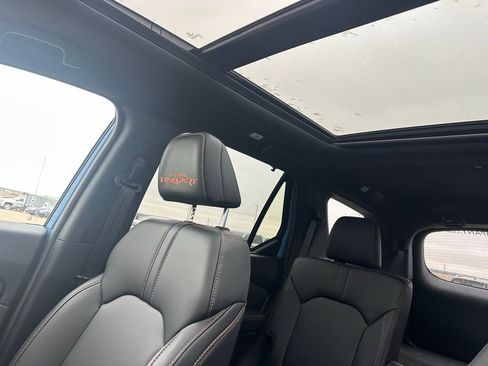 Used 2025 Honda Pilot TrailSport image 5