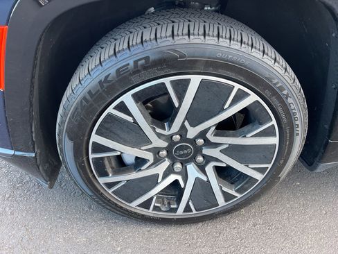 Used 2025 Jeep Wagoneer S Limited image 10