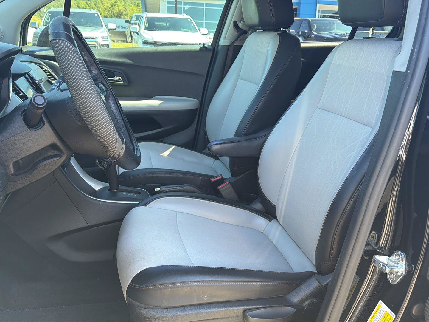 Used 2022 Chevrolet Trax LT AWD/4WD image 7