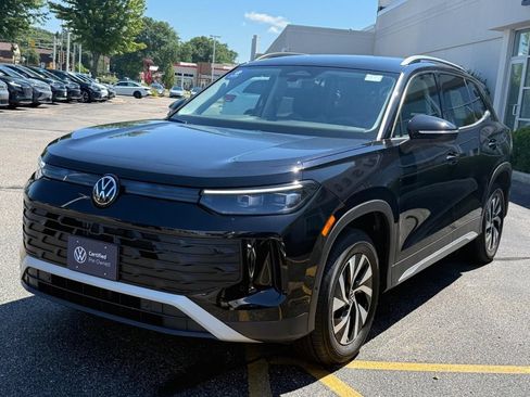 Certified 2025 Volkswagen Tiguan S AWD/4WD image 8
