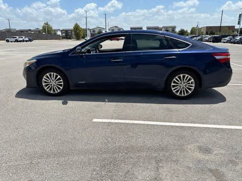 Used 2013 Toyota Avalon Limited FWD image 2