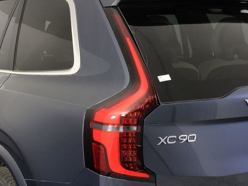 New 2026 Volvo XC90 T8 Plus w/ Protection Package Premier AWD/4WD image 15