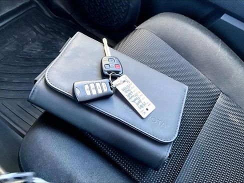 Used 2014 Toyota FJ Cruiser 4WD image 32