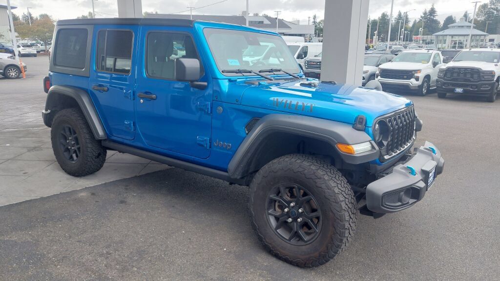 Used 2024 Jeep Wrangler Unlimited AWD/4WD image 3