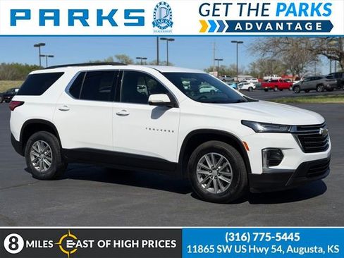 Used 2023 Chevrolet Traverse LT FWD image 1