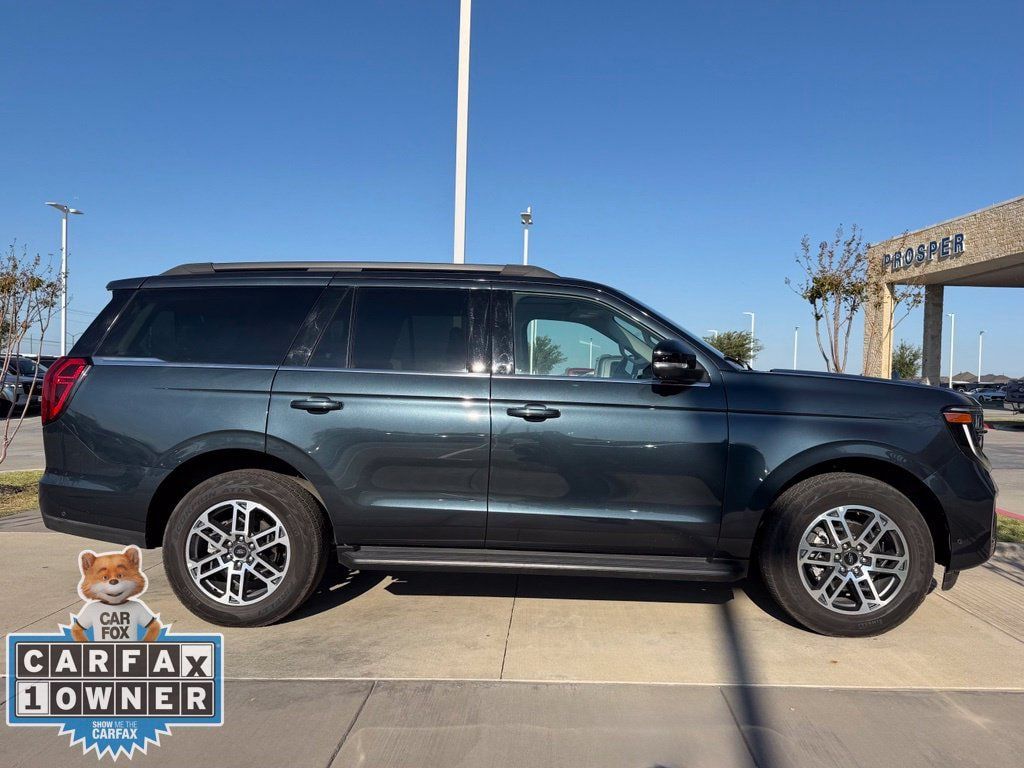 Used 2025 Ford Expedition Active AWD/4WD image 19