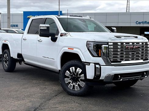 New 2025 GMC Sierra 3500 Denali w/ Denali Reserve Package AWD/4WD image 2