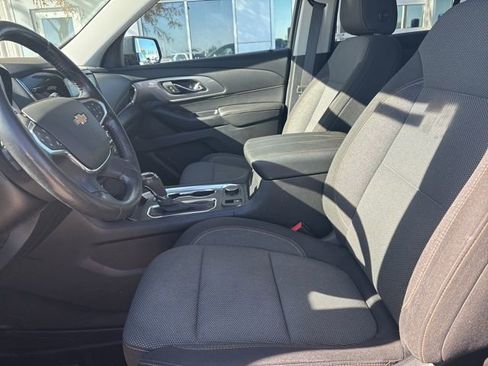 Certified 2020 Chevrolet Traverse LT w/ Driver Confidence II Package image 17