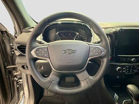 Used 2023 Chevrolet Traverse RS FWD image 10