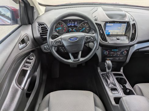 Used 2019 Ford Escape SE FWD image 16