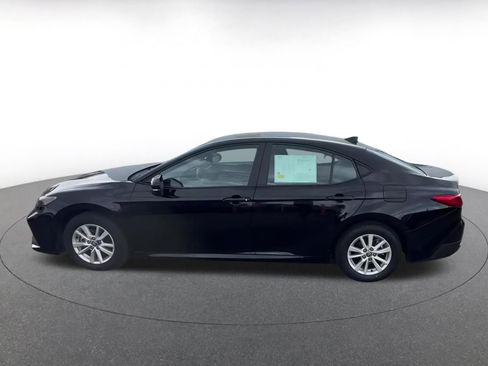 Used 2025 Toyota Camry LE image 9