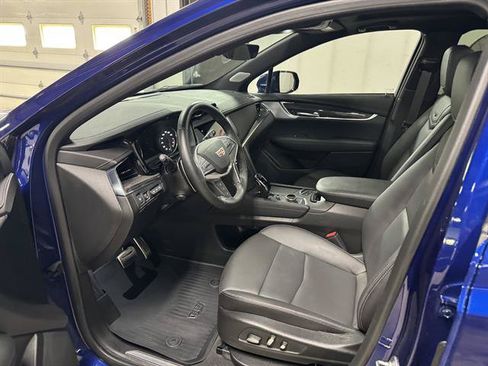 Certified 2026 Cadillac XT5 Sportv w/ LPO, Floor Liner Package AWD/4WD image 15