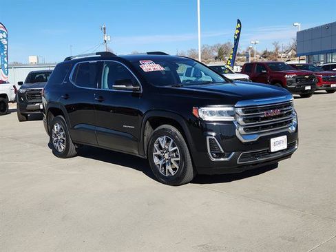 Used 2023 GMC Acadia SLT image 1