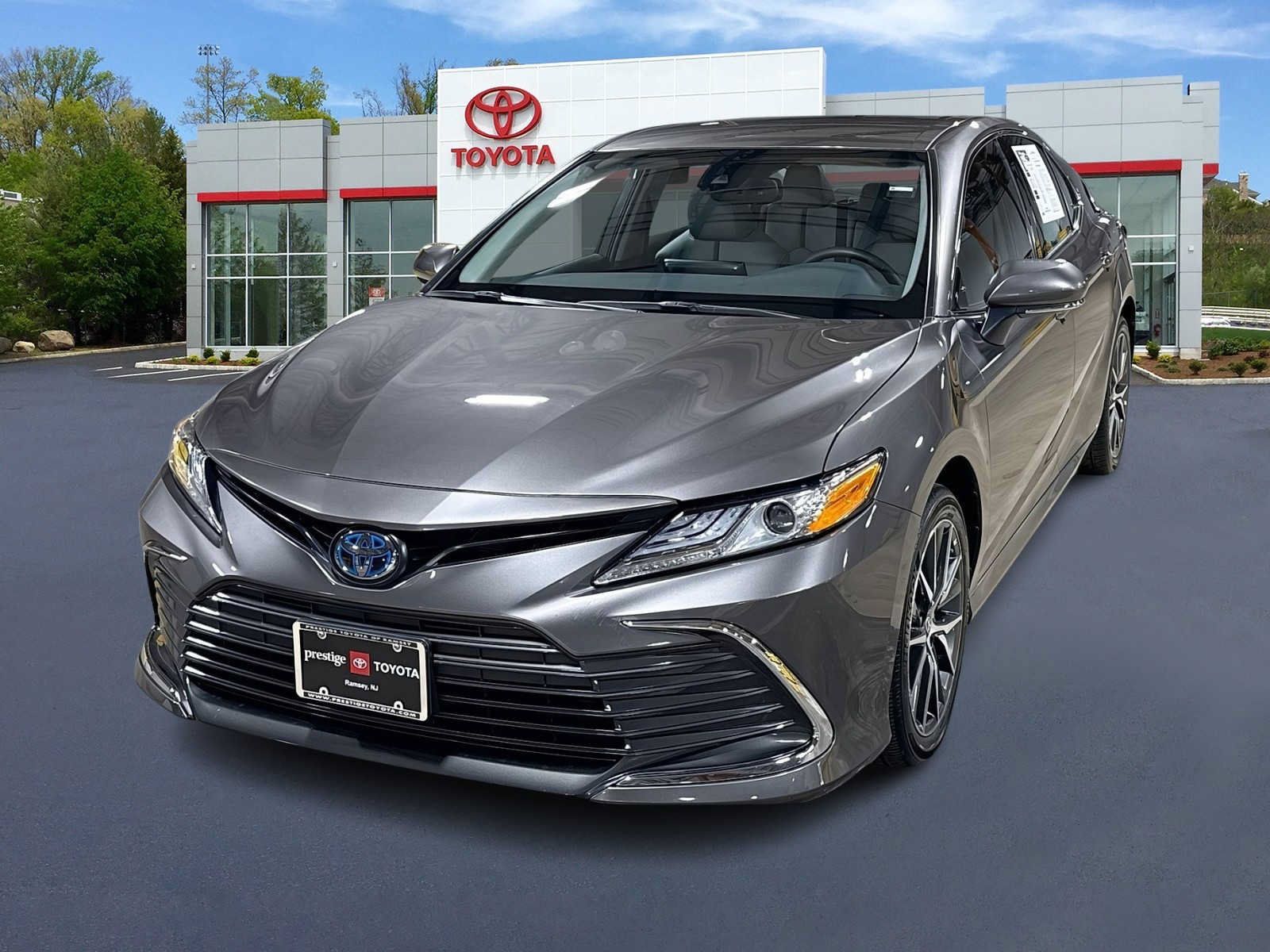 Used 2023 Toyota Camry XLE w/ Cold Weather Package FWD image 1