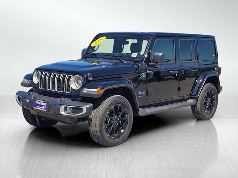 Used 2025 Jeep Wrangler Unlimited Sahara image 8