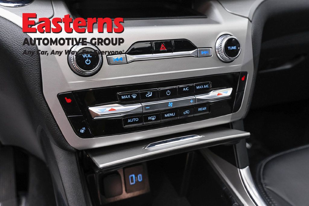 Used 2022 Ford Explorer XLT w/ Equipment Group 202A AWD/4WD image 22