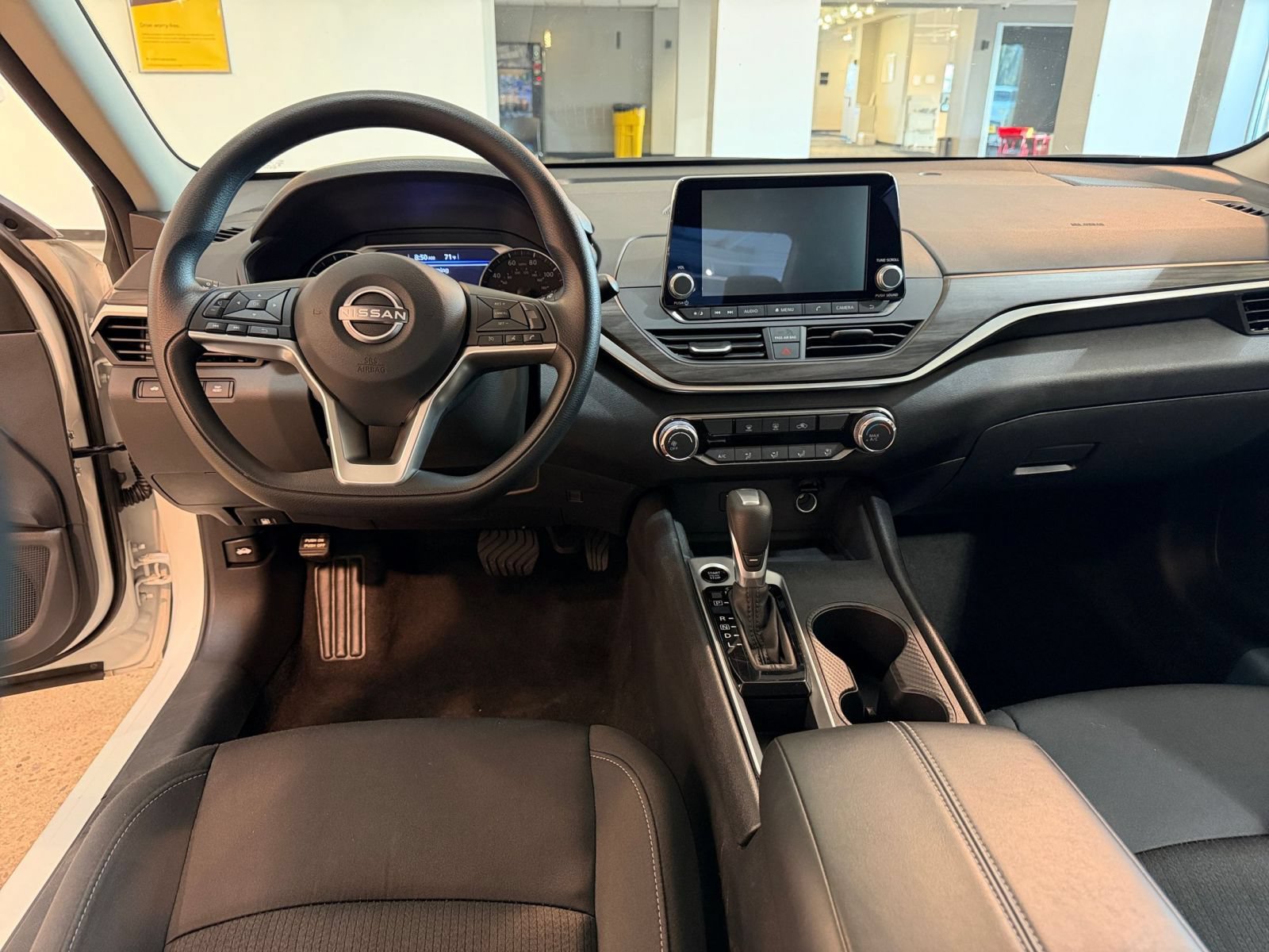Used 2026 Nissan Altima 2.5 SV FWD image 32